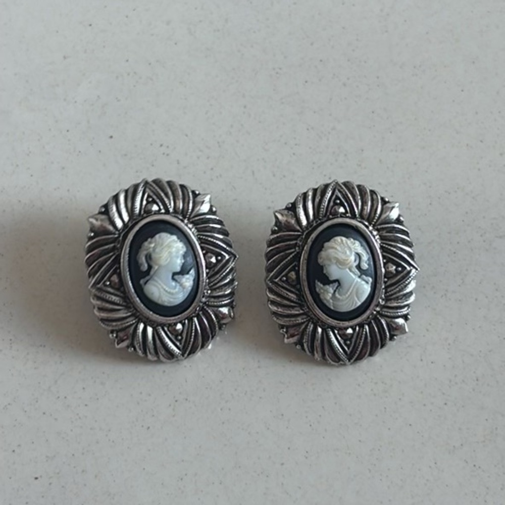 Vintage Cameo Pierced Earrings Silver Tone Victorian